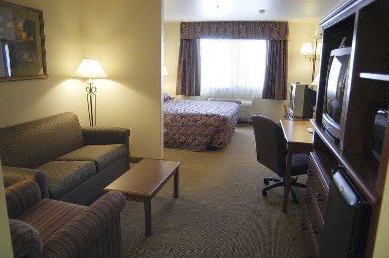 Best Western Territorial Inn And Suites Bloomfield Стая снимка