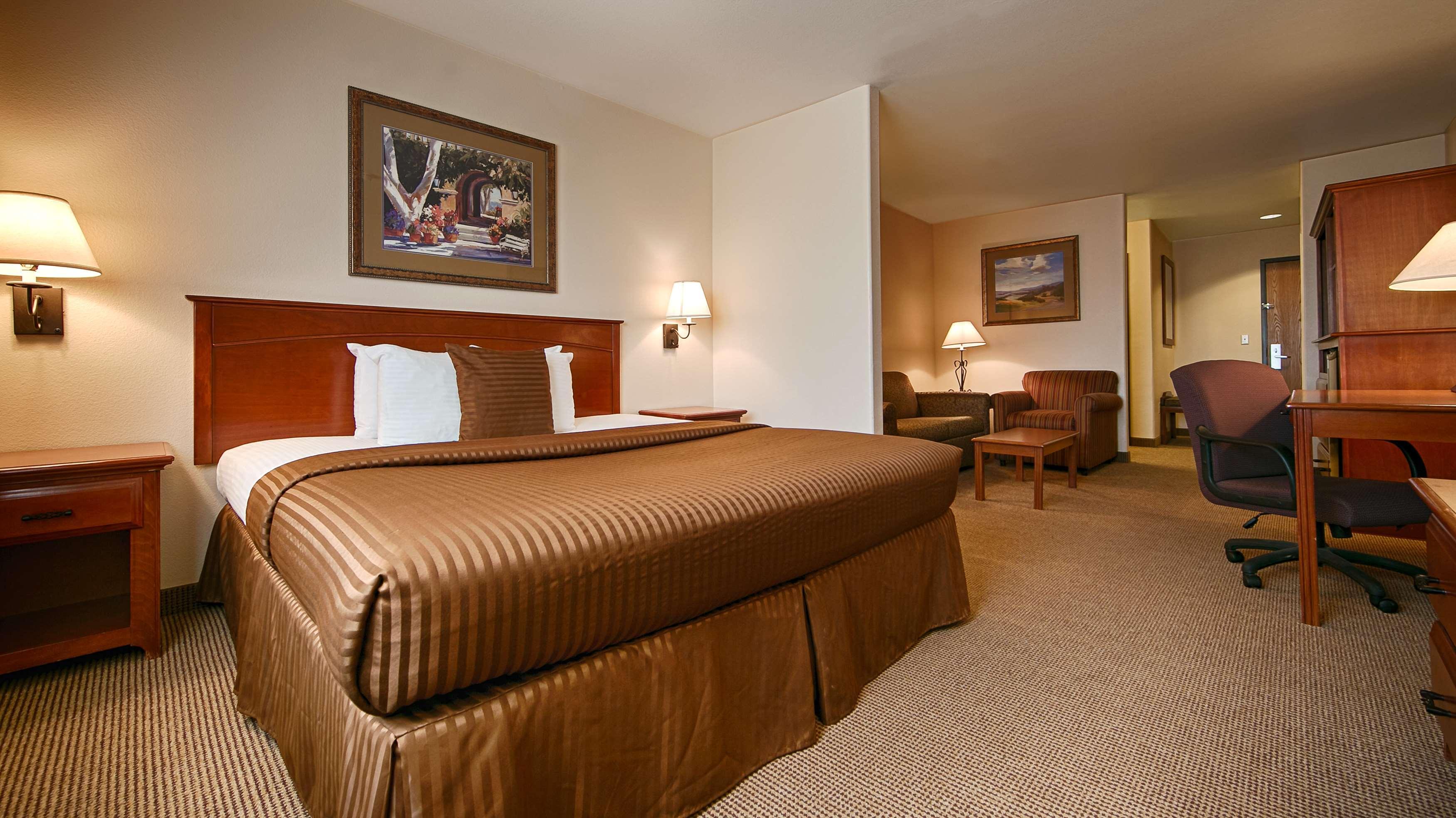 Best Western Territorial Inn And Suites Bloomfield Екстериор снимка