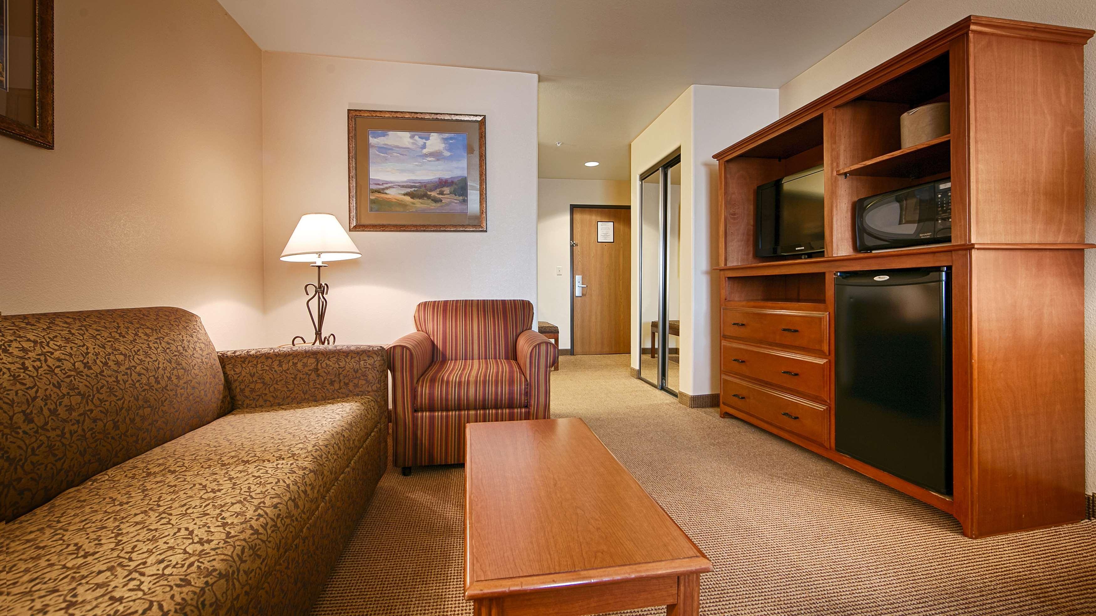 Best Western Territorial Inn And Suites Bloomfield Екстериор снимка