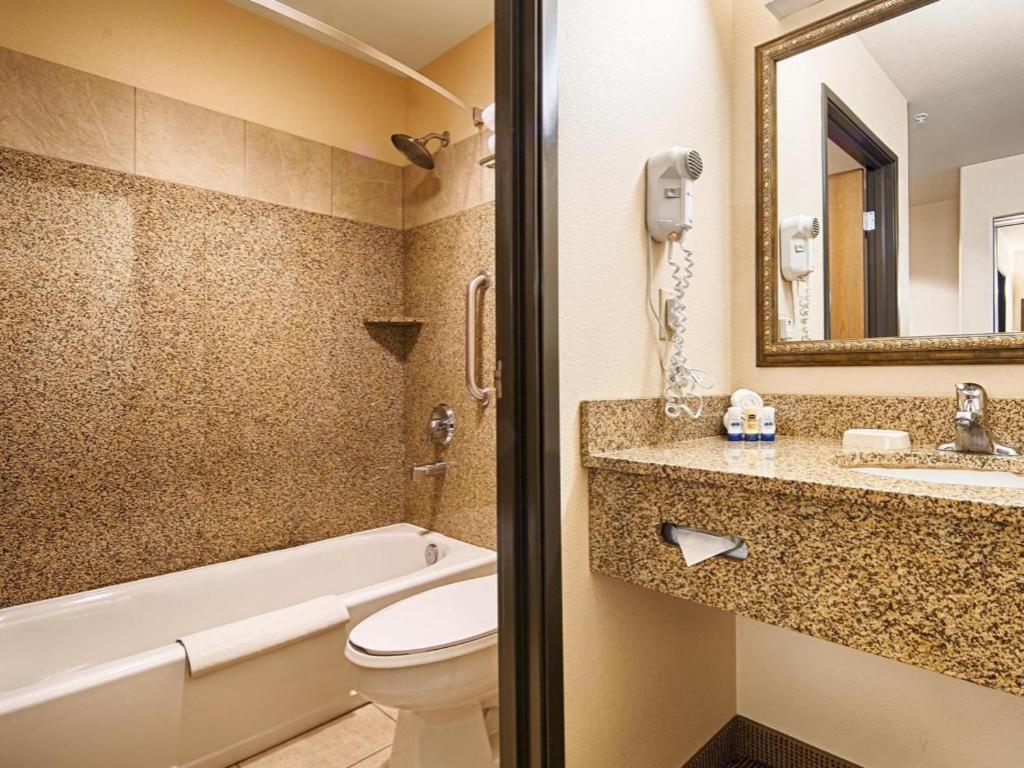 Best Western Territorial Inn And Suites Bloomfield Екстериор снимка