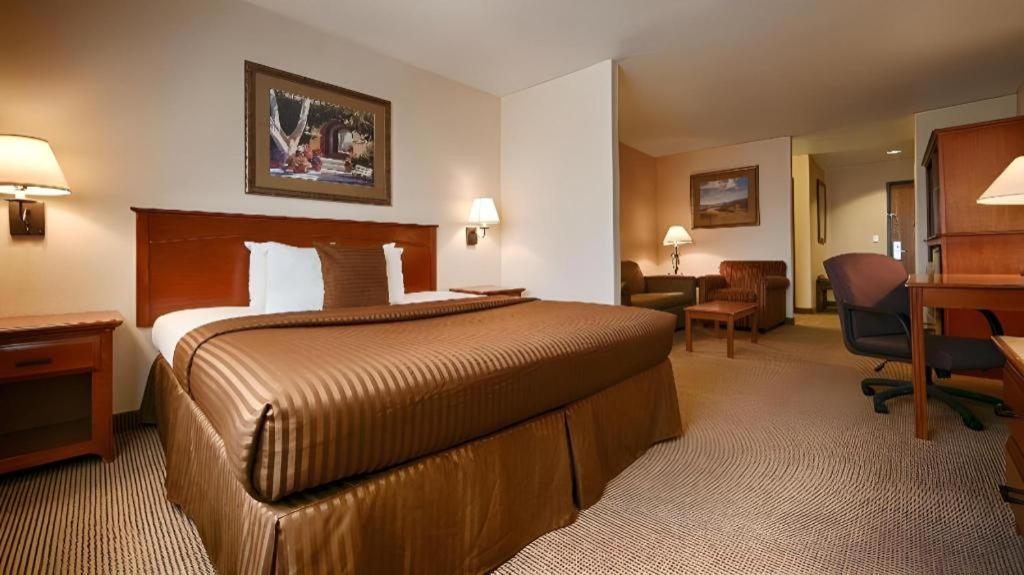 Best Western Territorial Inn And Suites Bloomfield Екстериор снимка
