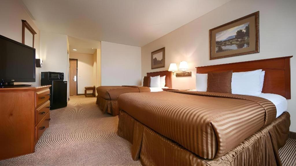 Best Western Territorial Inn And Suites Bloomfield Екстериор снимка