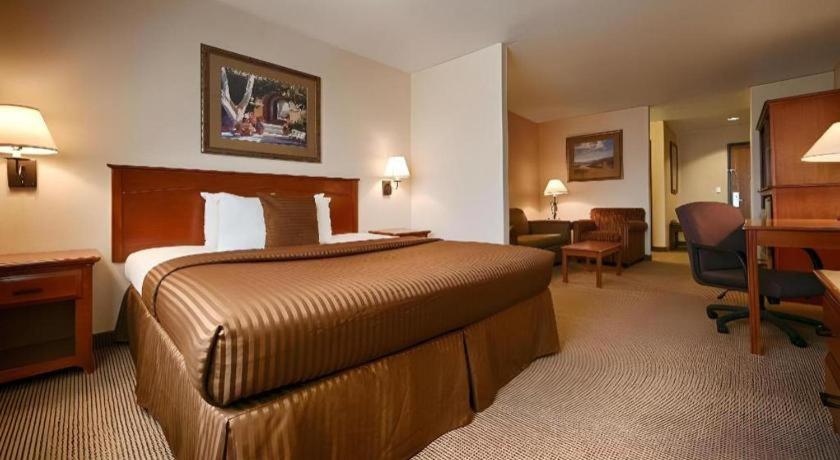 Best Western Territorial Inn And Suites Bloomfield Екстериор снимка